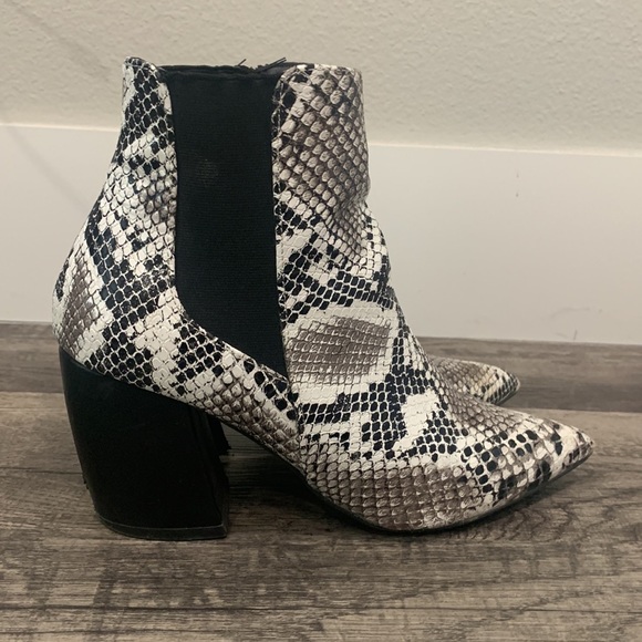 Snakeskin booties - Picture 3 of 4